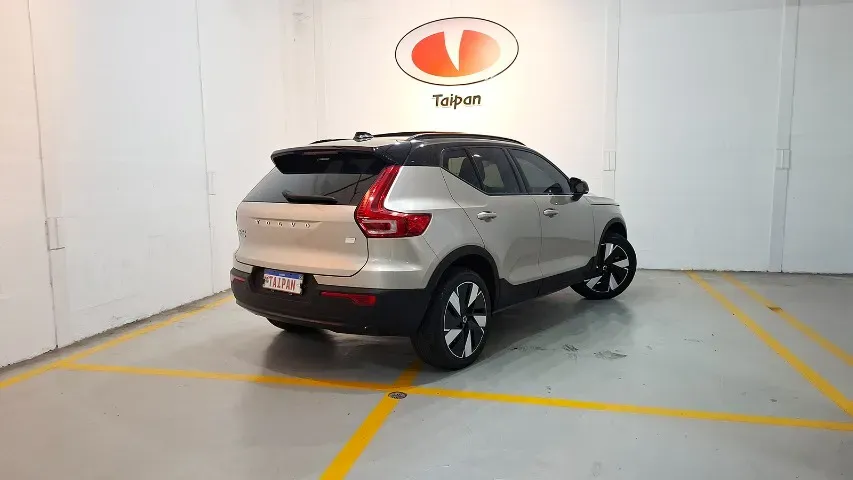 Volvo XC40 Recharge - Imagem 6
