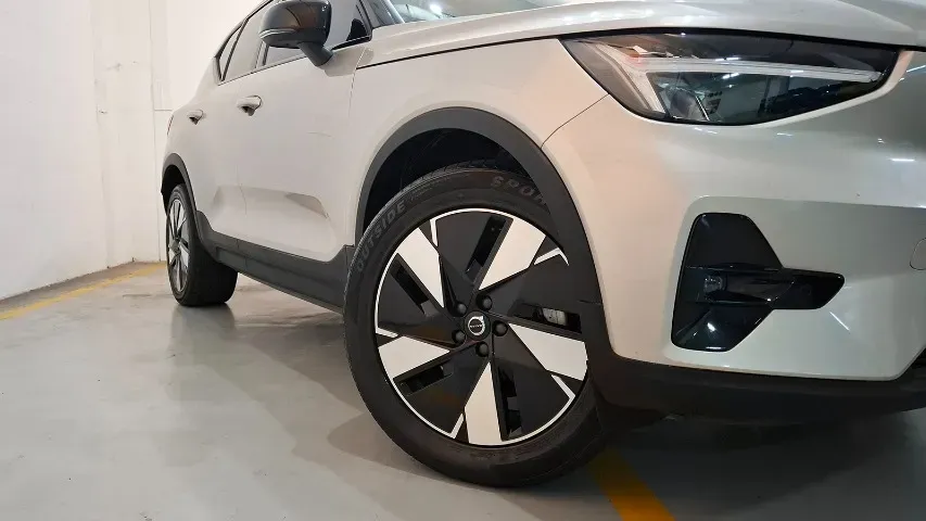 Volvo XC40 Recharge - Imagem 12