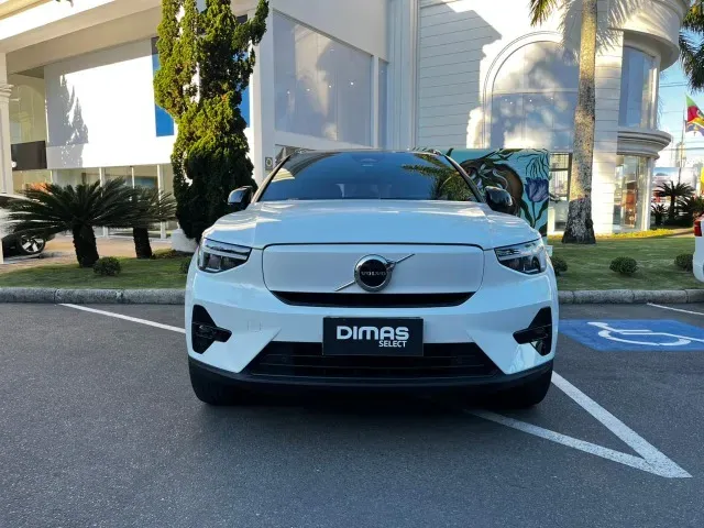 Volvo XC40 Recharge - Imagem 8