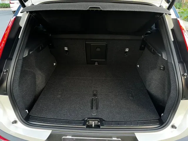 Volvo XC40 Recharge - Imagem 19