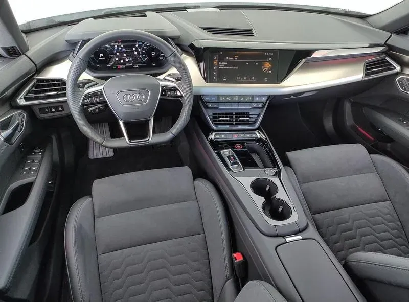 Audi E-tron  GT - Imagem 13
