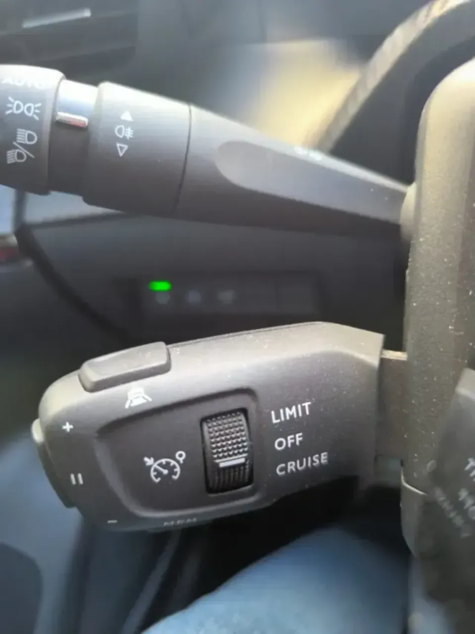 Peugeot E-2008 - Imagem 13