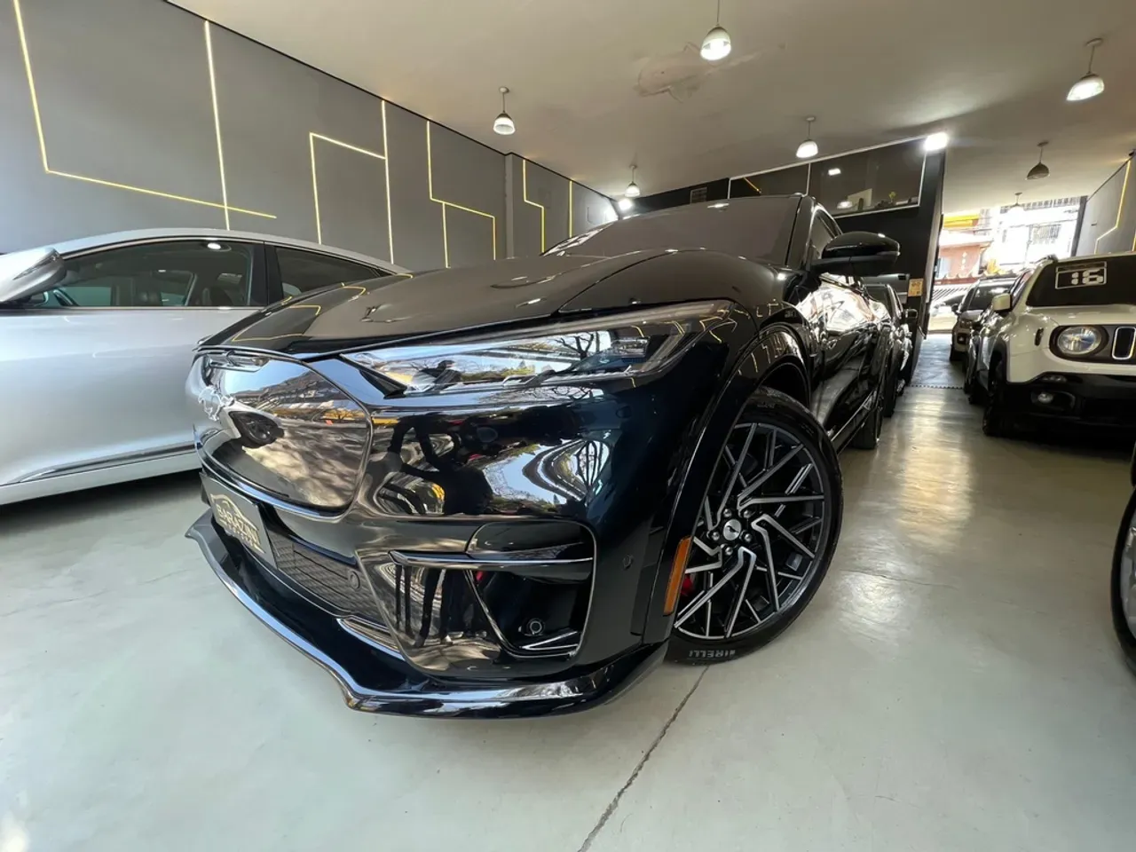 Ford Mustang Mach-e - Imagem 2