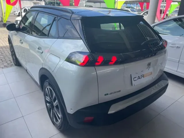 Peugeot E-2008 - Imagem 7