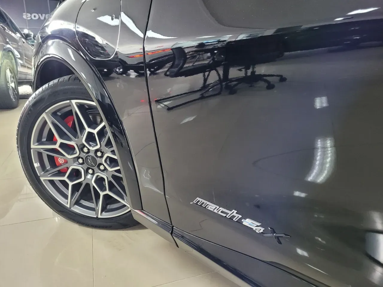 Ford Mustang Mach-e - Imagem 4