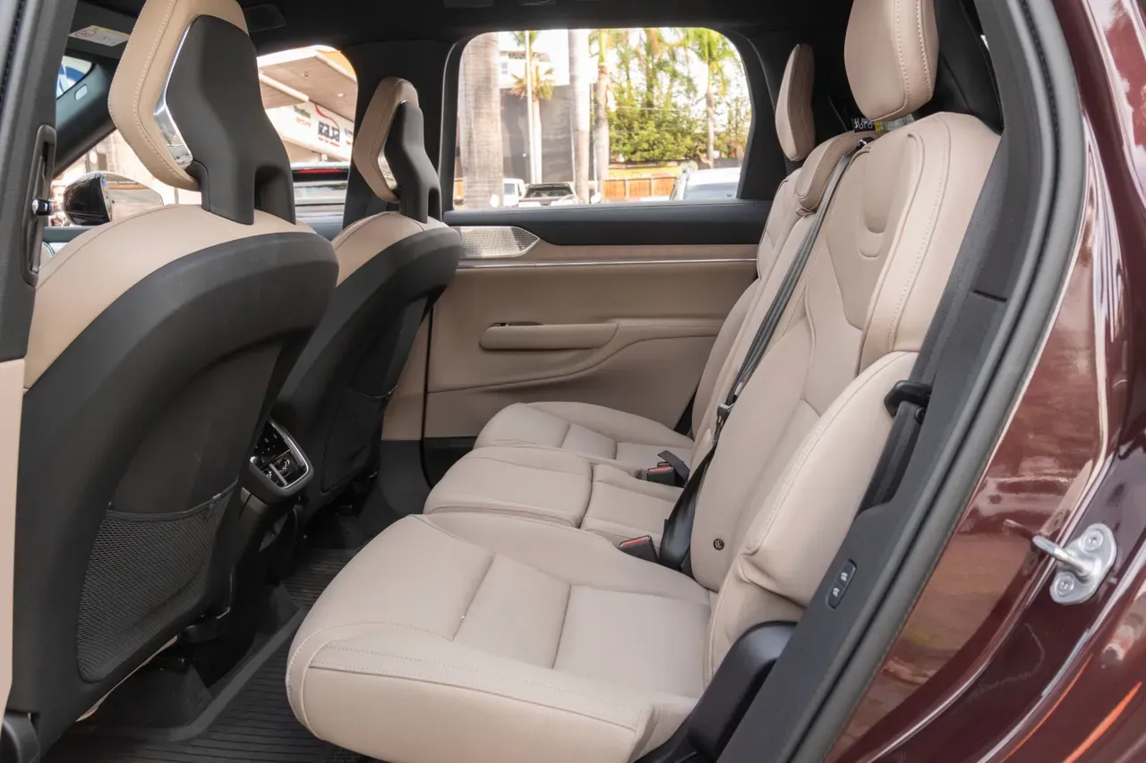 Volvo Ex90 - Imagem 13