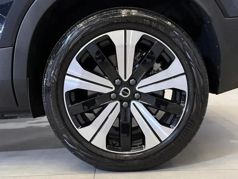 Volvo XC40 Recharge - Imagem 9