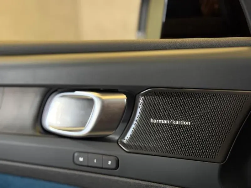 Volvo XC40 Recharge - Imagem 15