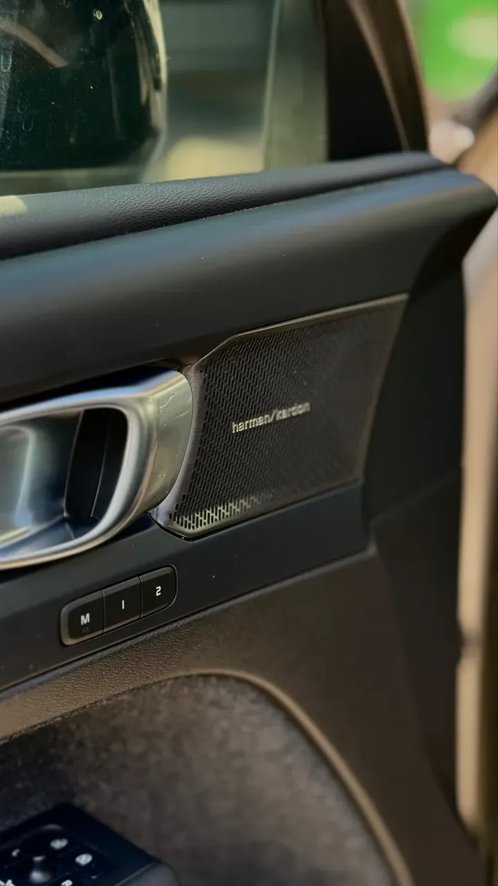 Volvo XC40 Recharge - Imagem 7