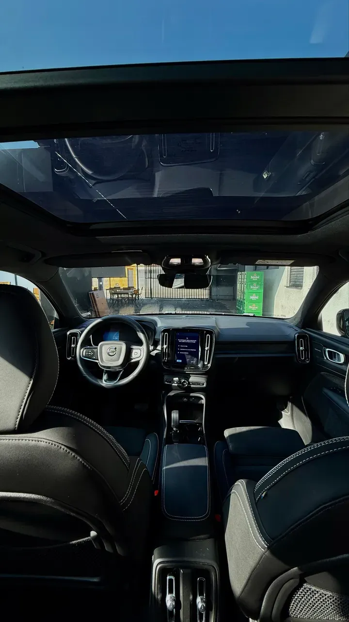 Volvo XC40 Recharge - Imagem 8