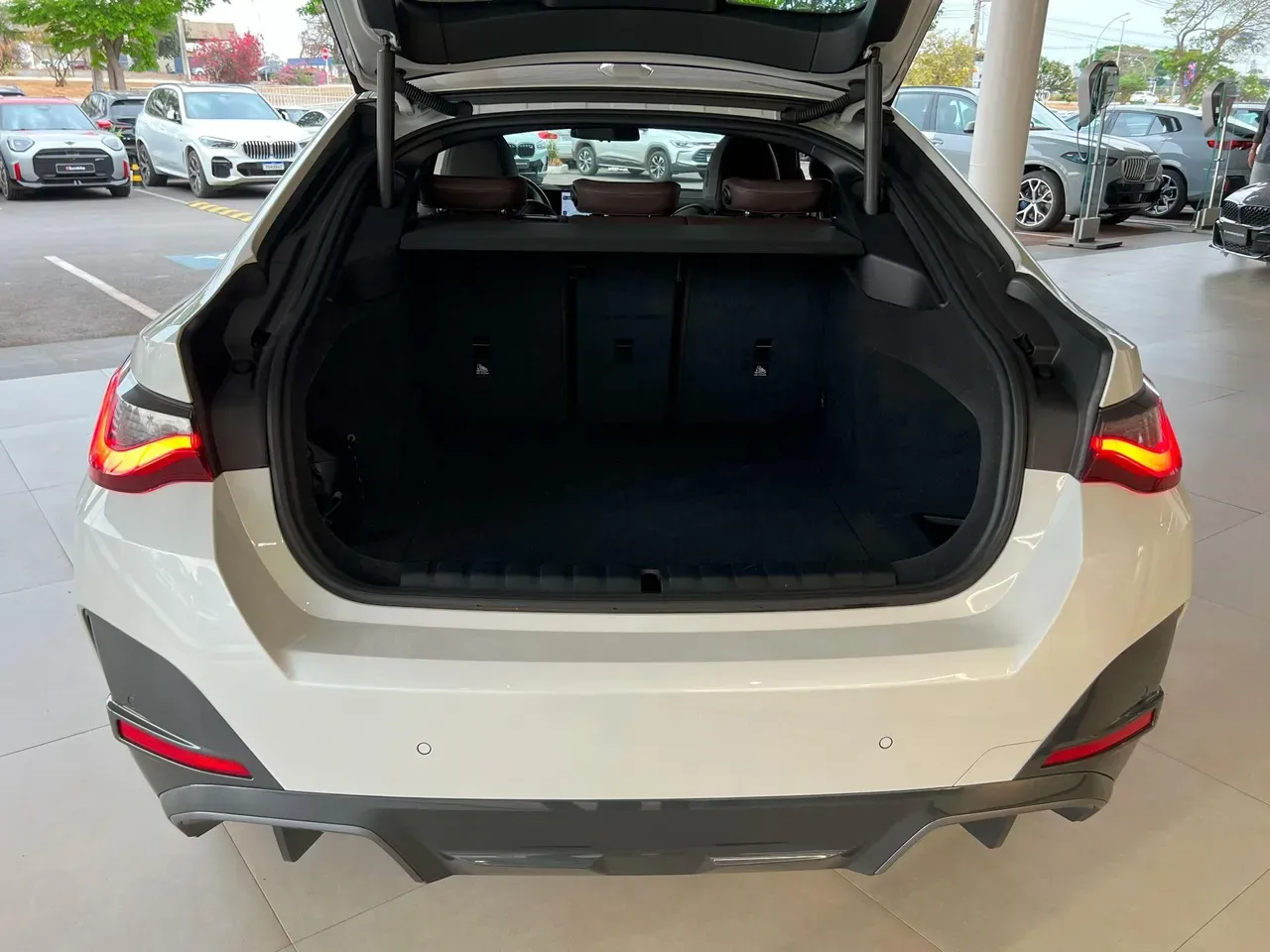 BMW I4 Edrive40 - Imagem 4