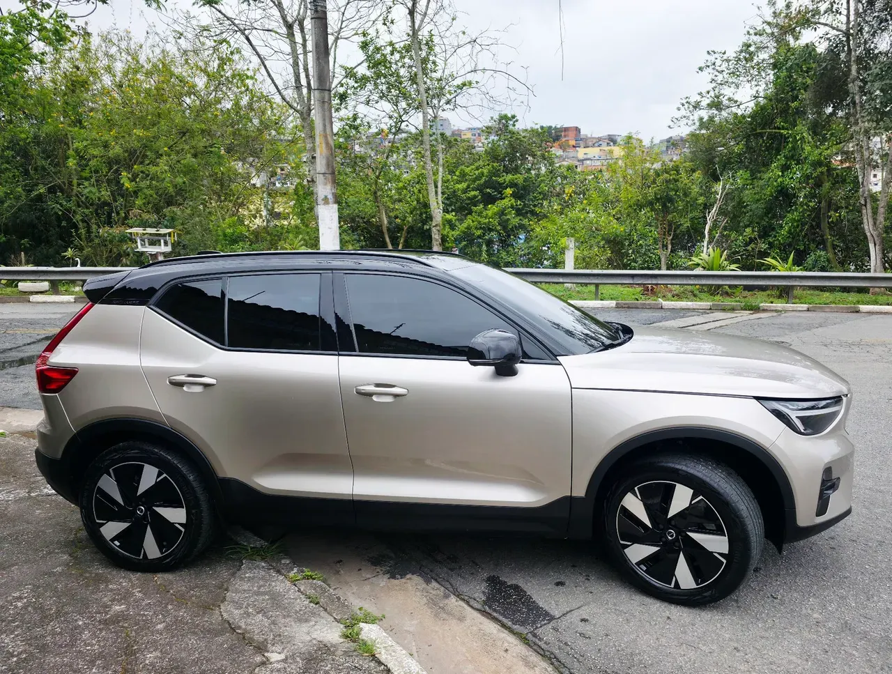 Volvo XC40 Recharge - Imagem 6