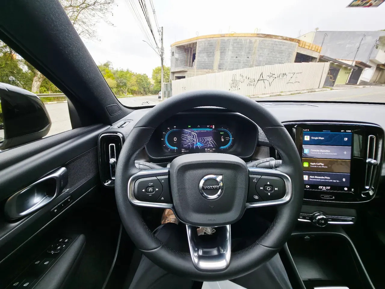 Volvo XC40 Recharge - Imagem 17