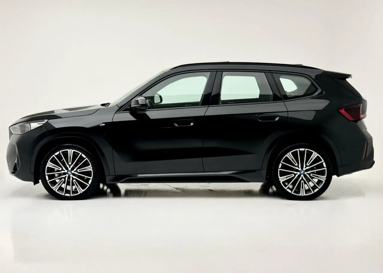 BMW Ix - Imagem 6
