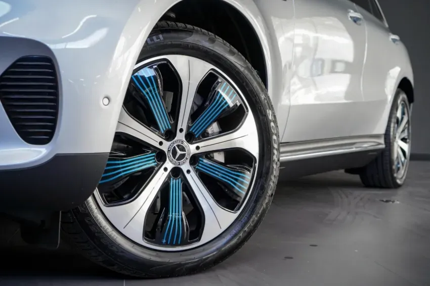 Mercedes Eqc 400 - Imagem 2