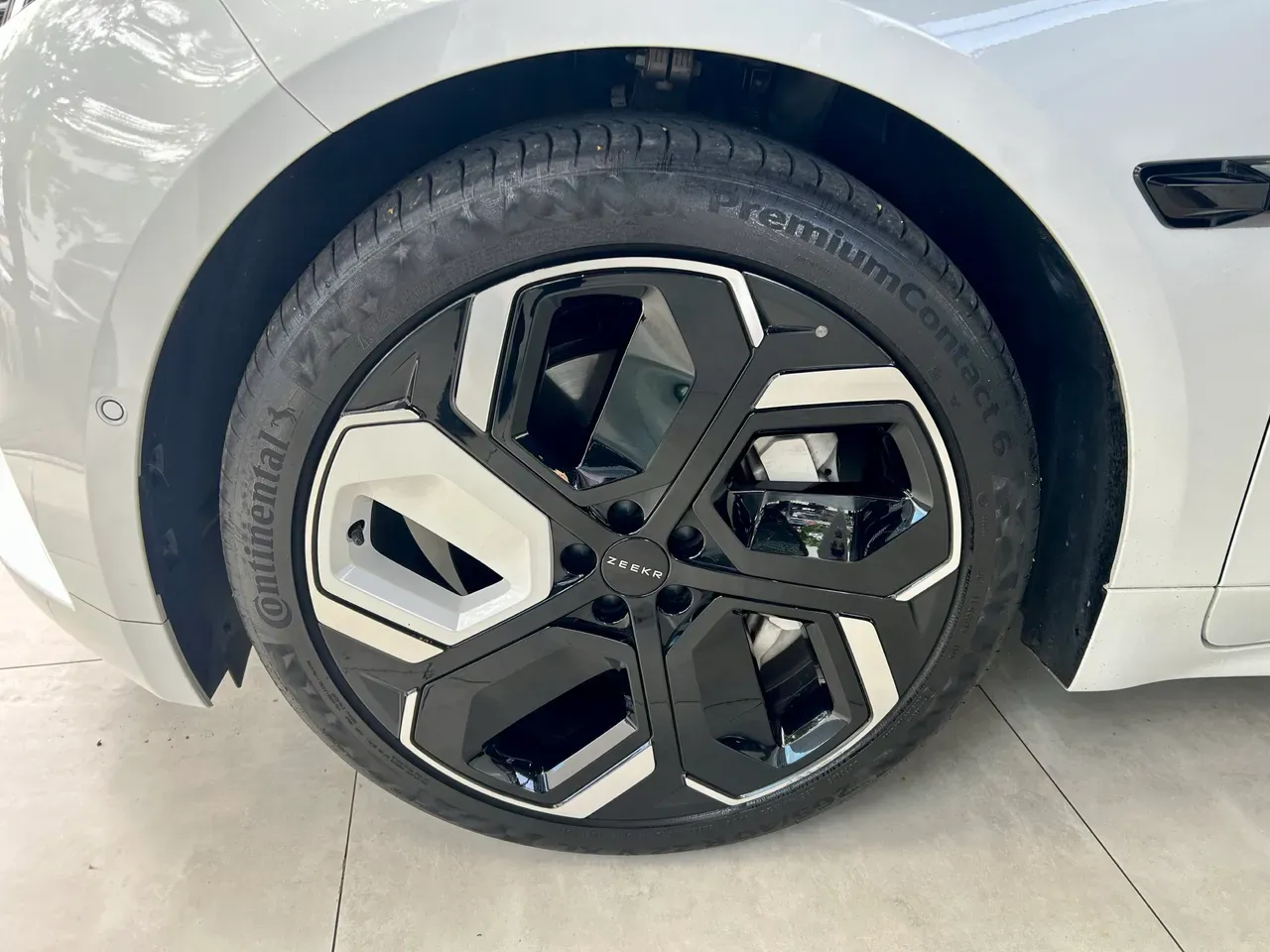 Zeekr 001 - Imagem 14