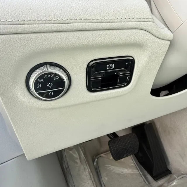 Mercedes Eqe 300 - Imagem 10