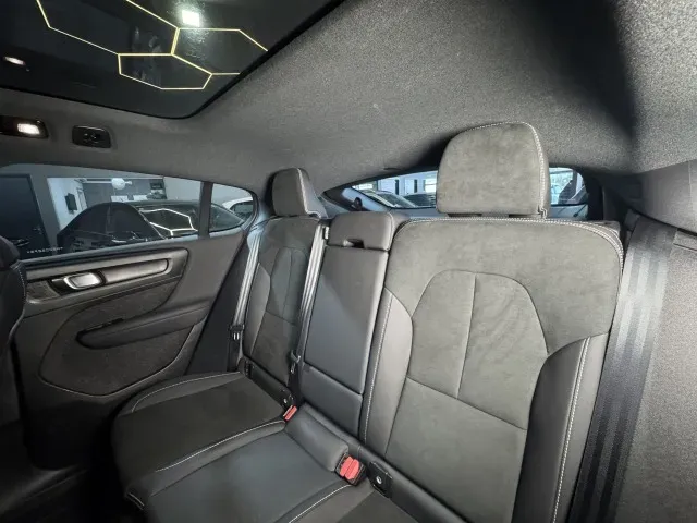 Volvo C40 Recharge - Imagem 17