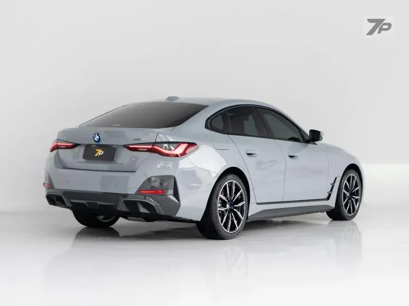 BMW I4 Edrive40 - Imagem 12