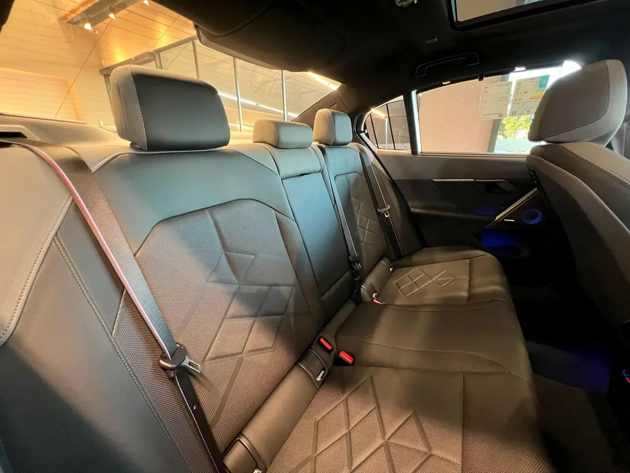 BMW I5 M60 - Imagem 12