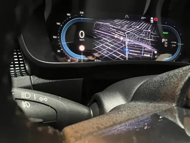 Volvo XC40 Recharge - Imagem 8