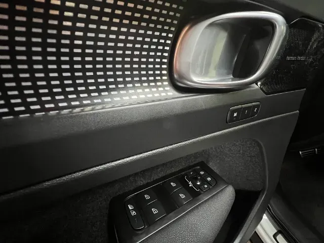 Volvo XC40 Recharge - Imagem 16