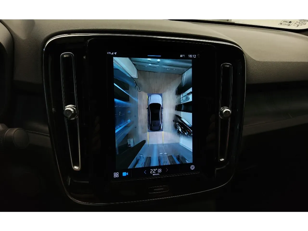 Volvo C40 Recharge - Imagem 9