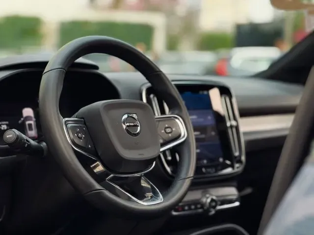 Volvo XC40 Recharge - Imagem 2