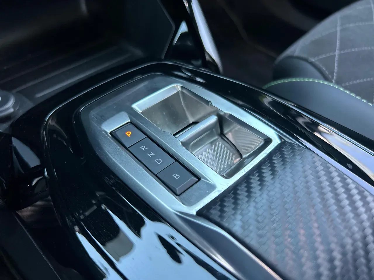 Peugeot E-208 - Imagem 5