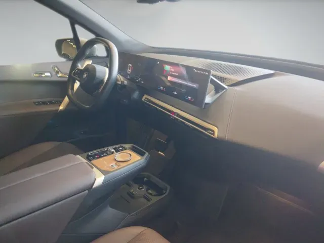 BMW Ix - Imagem 8