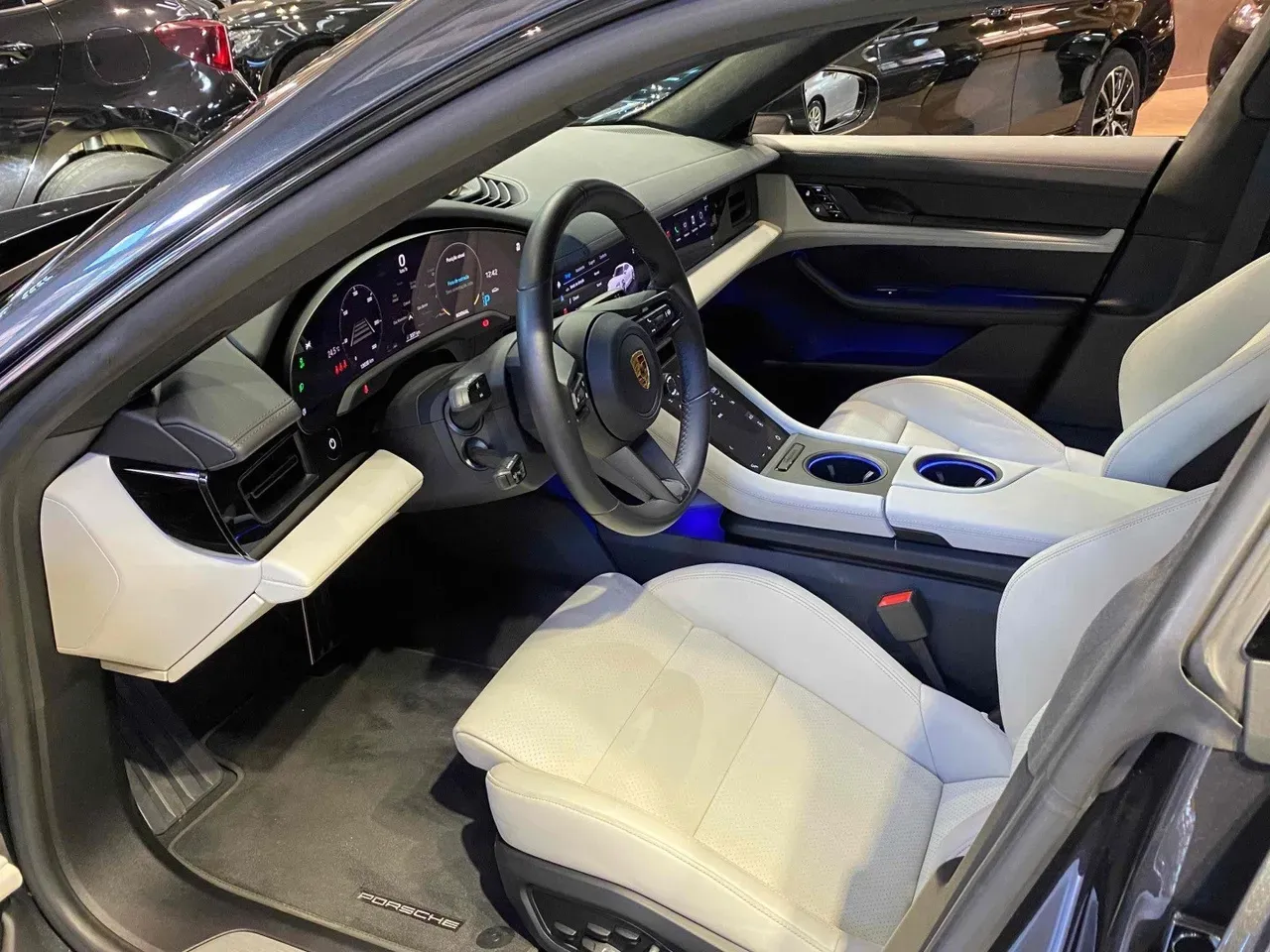 Porsche Taycan - Imagem 7