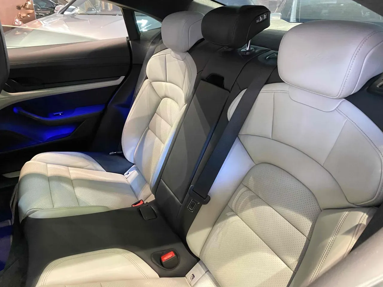 Porsche Taycan - Imagem 10