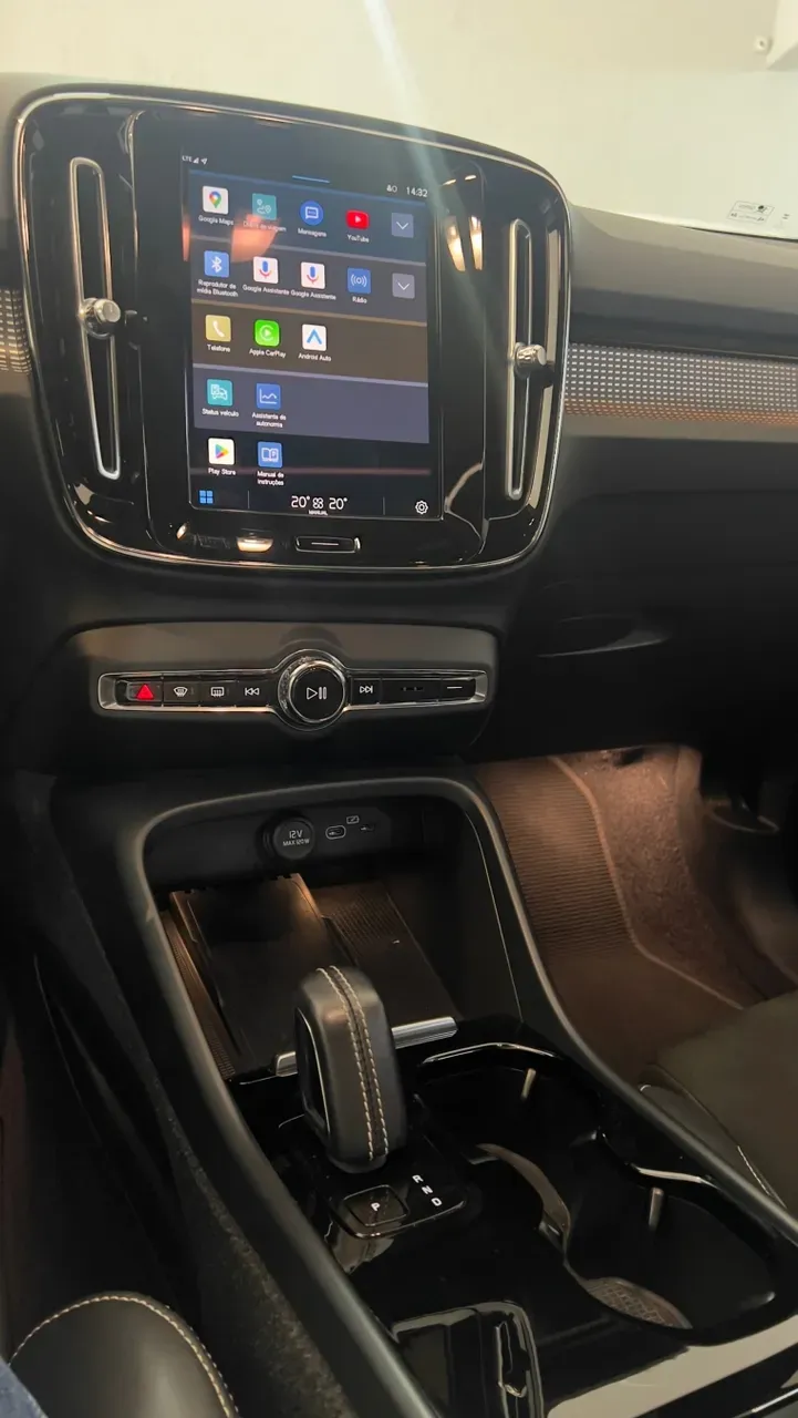 Volvo XC40 Recharge - Imagem 4