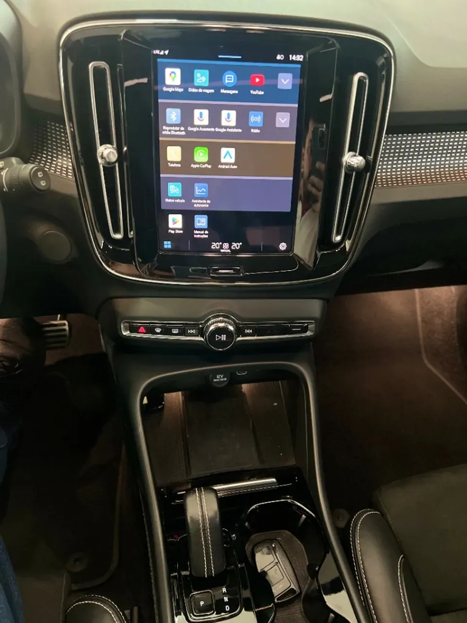 Volvo XC40 Recharge - Imagem 6