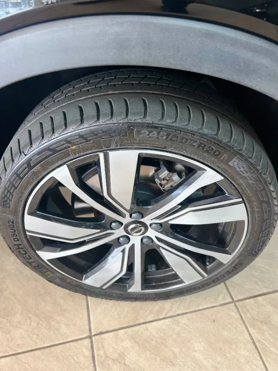 Volvo XC40 Recharge - Imagem 10