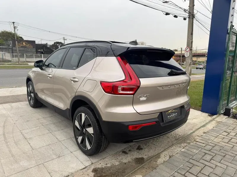 Volvo XC40 Recharge - Imagem 4