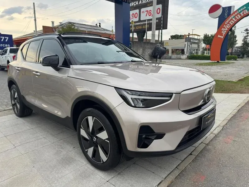 Volvo XC40 Recharge - Imagem 7