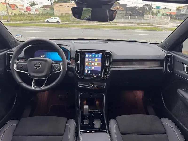 Volvo XC40 Recharge - Imagem 14