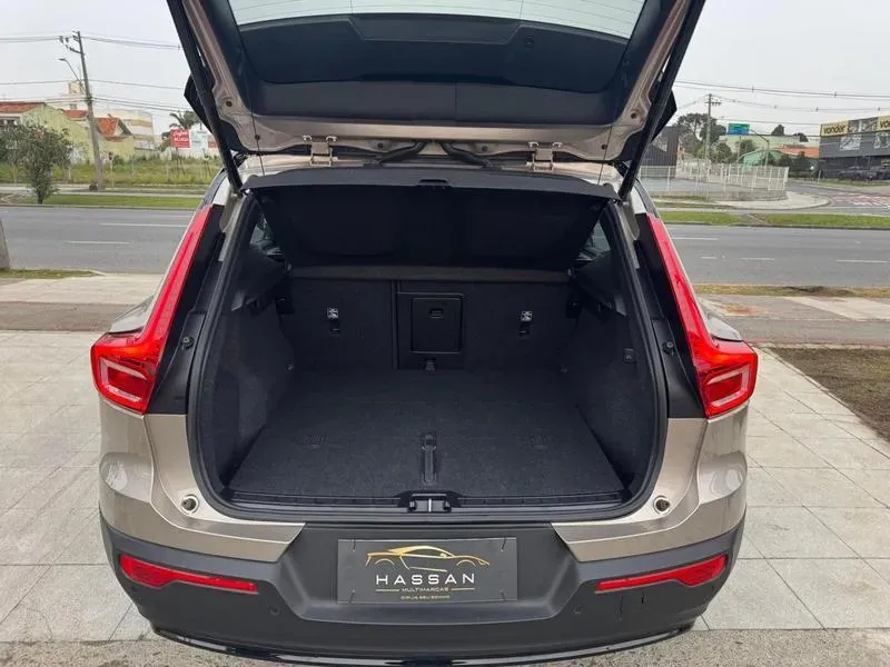 Volvo XC40 Recharge - Imagem 17
