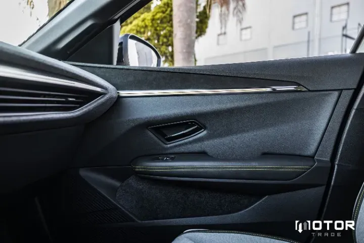 Renault Megane E-tech Electric - Imagem 14