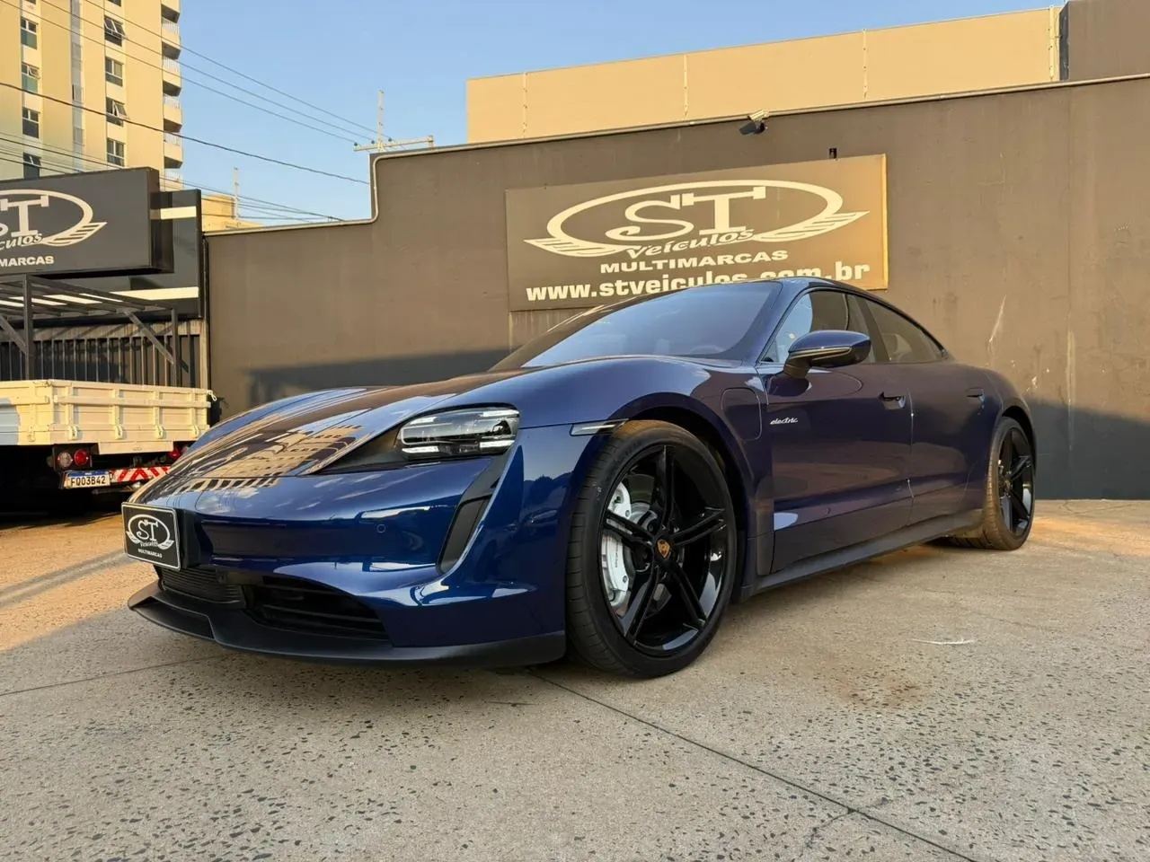 Porsche Taycan - Imagem 3