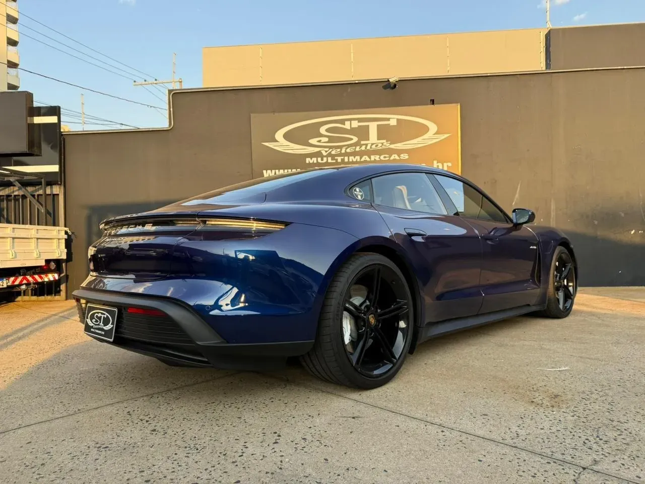 Porsche Taycan - Imagem 7