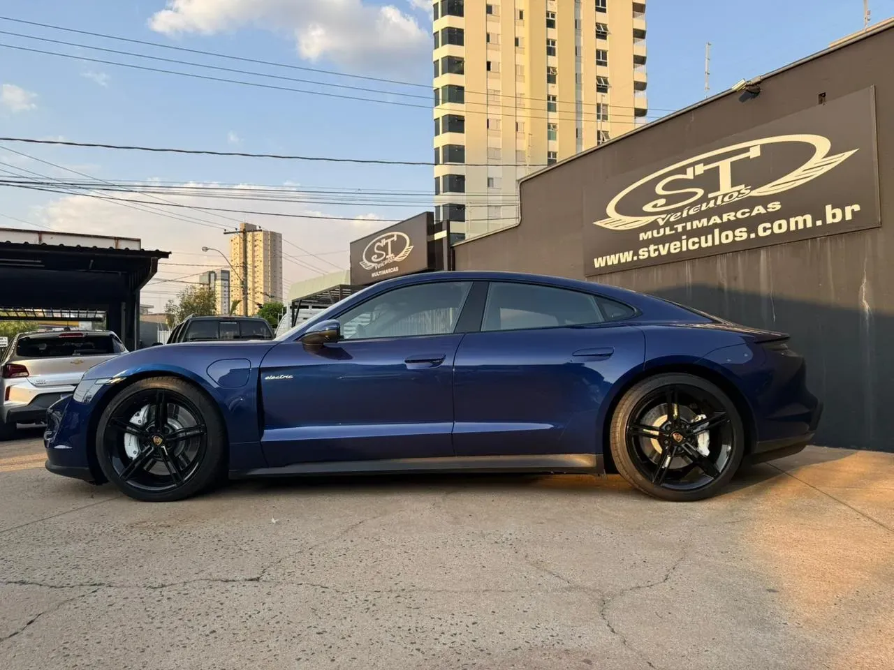 Porsche Taycan - Imagem 14
