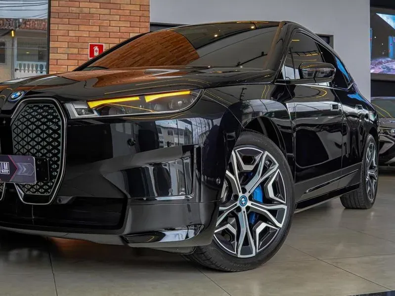 BMW Ix - Imagem 3