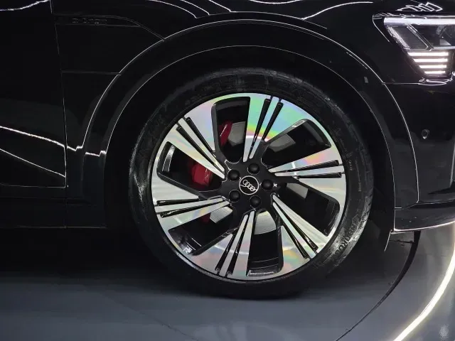 Audi Q8 E-tron - Imagem 7