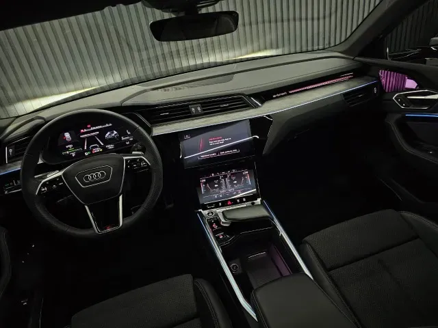 Audi Q8 E-tron - Imagem 13