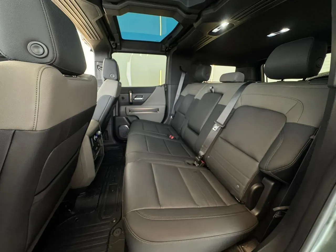 GMC Hummer EV SUV - Imagem 7