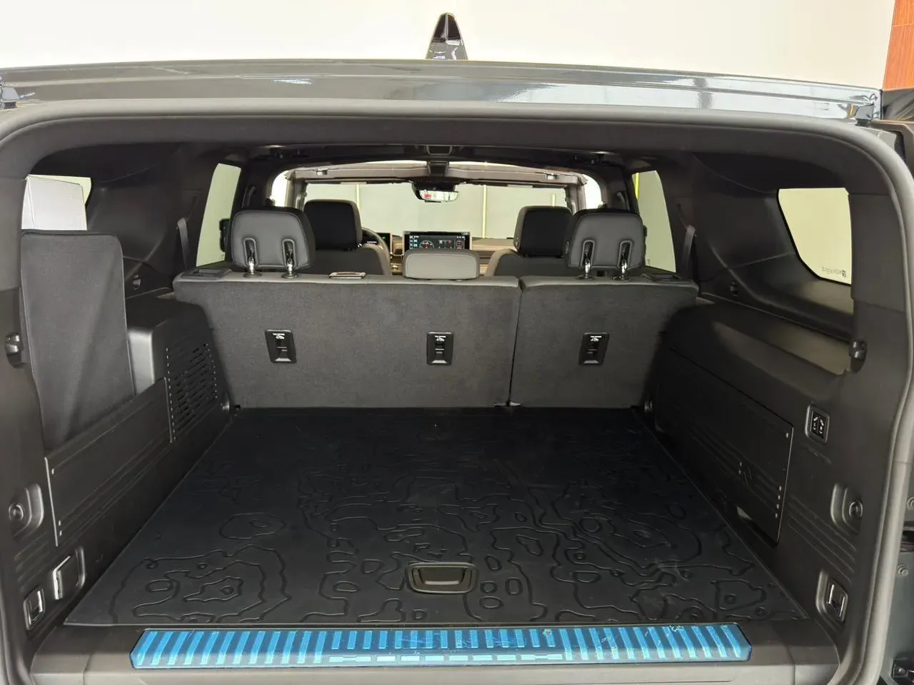 GMC Hummer EV SUV - Imagem 15