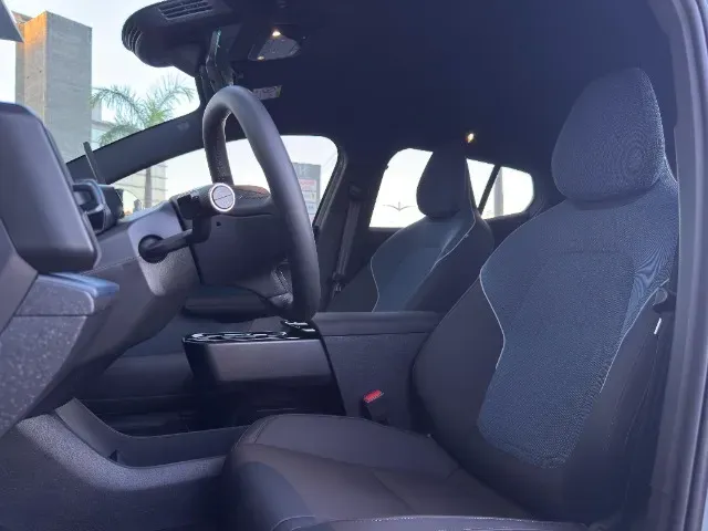 Volvo EX30 - Imagem 12