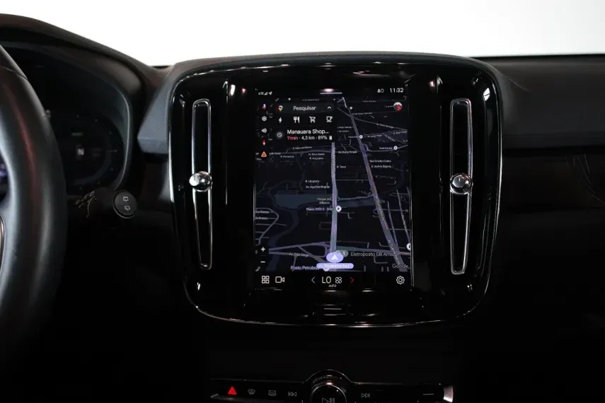 Volvo XC40 Recharge - Imagem 7